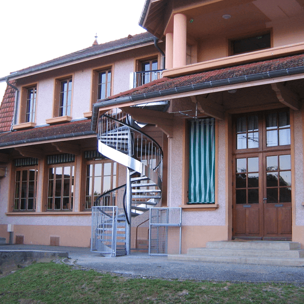 Escalier • Mise en sécurité incendie d’une école