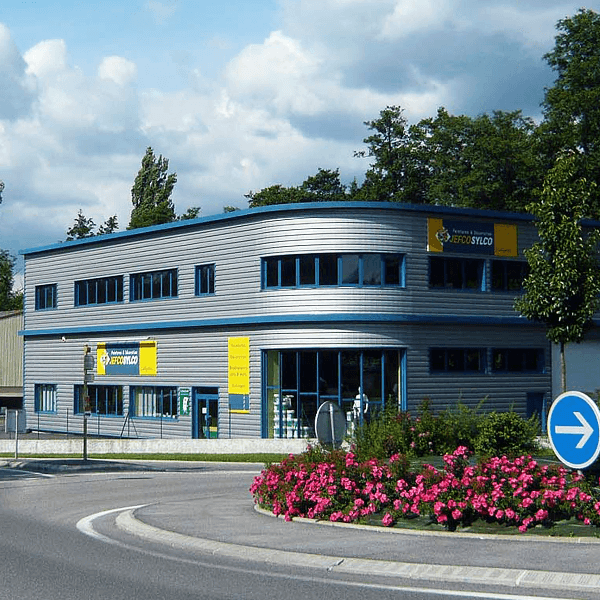 Façade d'un bâtiment industriel