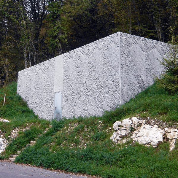 Façade matricée d’u réservoir incendie